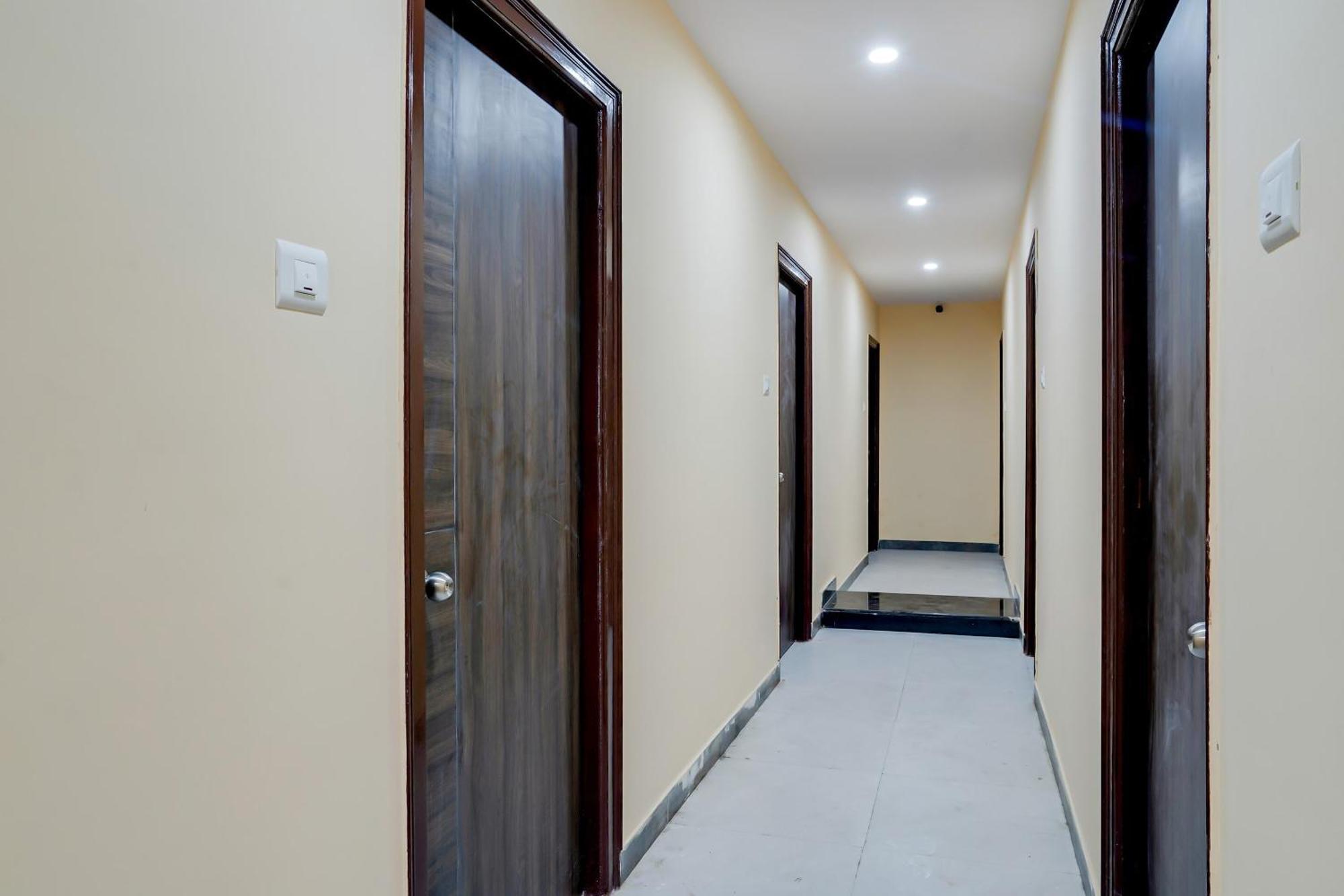 Hotel O Alekhya Residency Cafe Bahar Sururnagar Eksteriør bilde