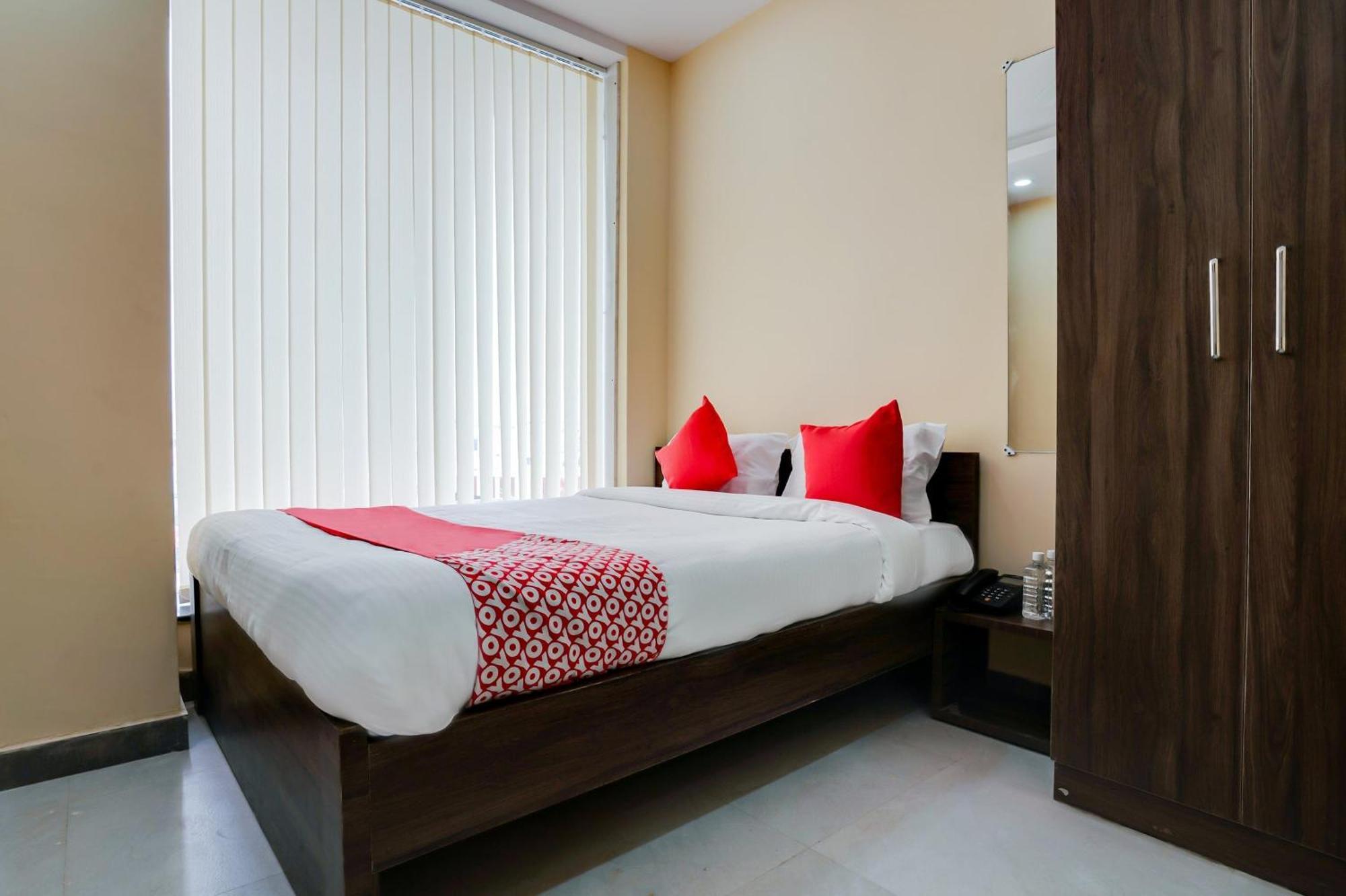 Hotel O Alekhya Residency Cafe Bahar Sururnagar Eksteriør bilde