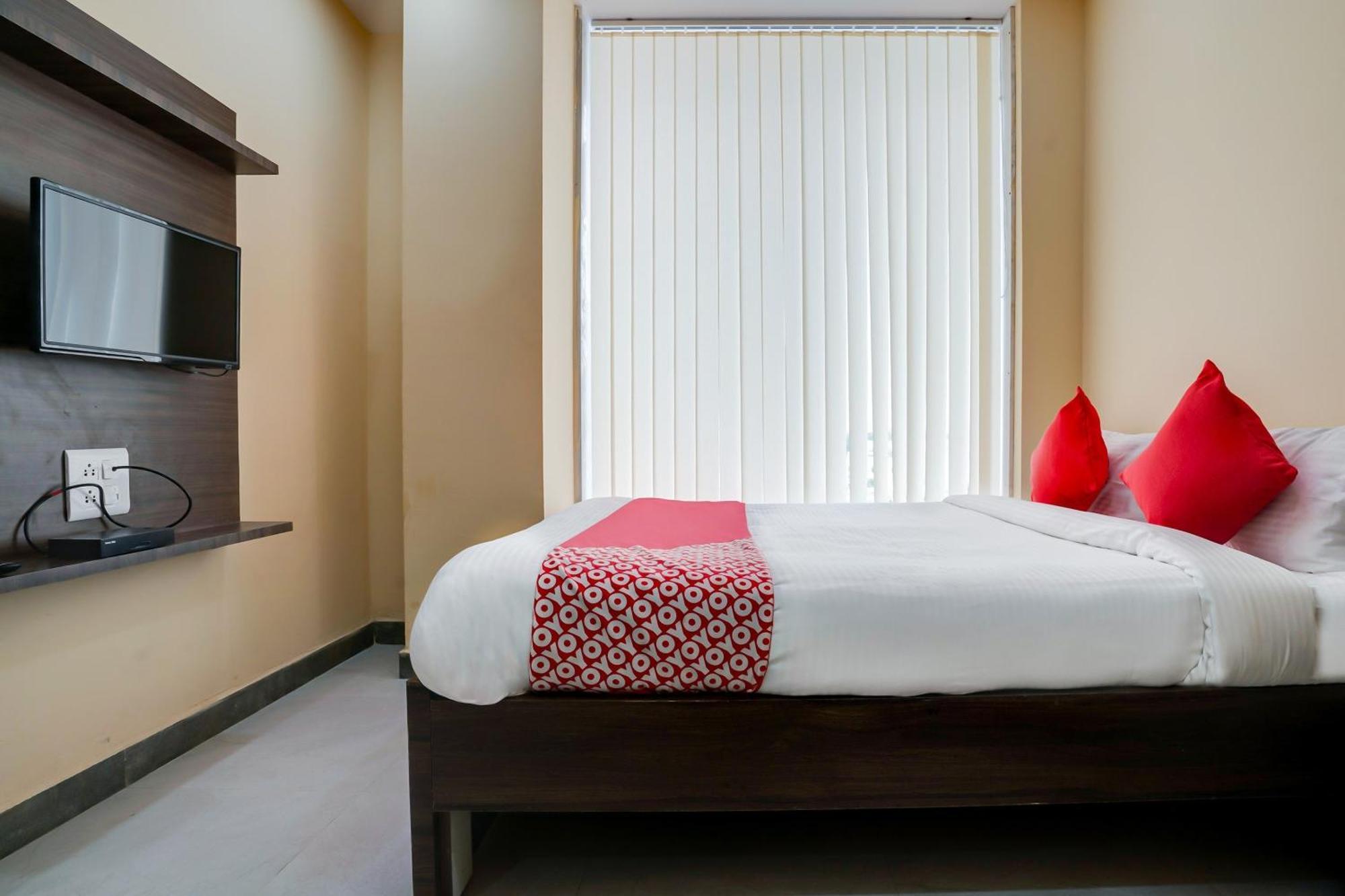 Hotel O Alekhya Residency Cafe Bahar Sururnagar Eksteriør bilde